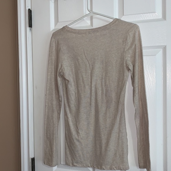 Long sleeve top. - Picture 2 of 3
